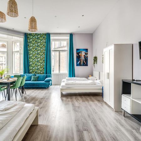 Apartament Downtown Delight - Erzsebet Blvd - 13 Ppl Budapeszt Zewnętrze zdjęcie